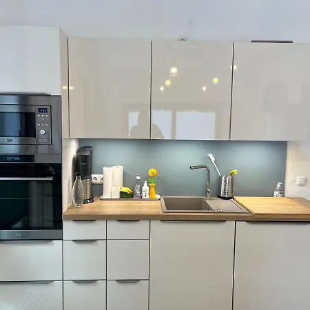 Remise An Der Rennbahn - Umzaeuntes Anwesen Mit Parkplaetzen, Amzonprime, Netflix, Wii, Ps2 * Hoppegarten