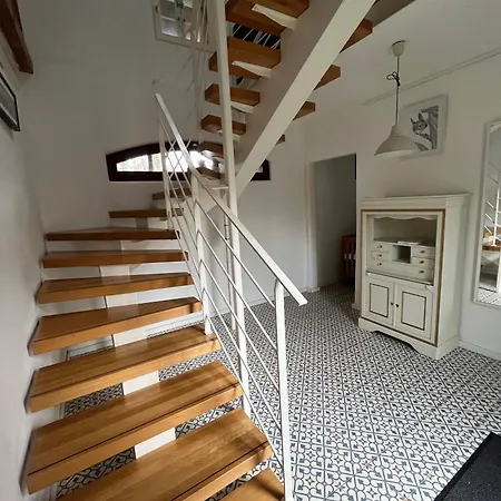 Remise An Der Rennbahn - Umzaeuntes Anwesen Mit Parkplaetzen, Amzonprime, Netflix, Wii, Ps2 *