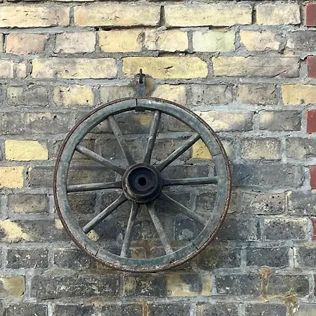 Casa de Férias Remise An Der Rennbahn - Umzaeuntes Anwesen Mit Parkplaetzen, Amzonprime, Netflix, Wii, Ps2