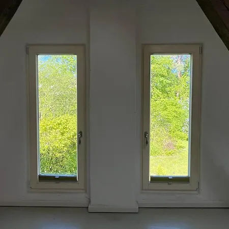 Remise An Der Rennbahn - Umzäuntes Anwesen Mit Parkplätzen, Amzonprime, Netflix, Wii, Ps2 Ferienhaus Hoppegarten