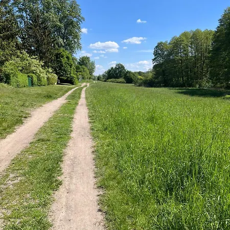 Remise An Der Rennbahn - Umzaeuntes Anwesen Mit Parkplaetzen, Amzonprime, Netflix, Wii, Ps2 * Hoppegarten