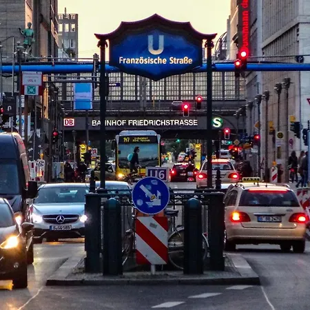 Remise An Der Rennbahn - Umzaeuntes Anwesen Mit Parkplaetzen, Amzonprime, Netflix, Wii, Ps2 * Hoppegarten
