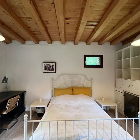 Remise An Der Rennbahn - 30 Minuten Zum Alexanderplatz Und Doch Im Gruenen Semesterbostad *