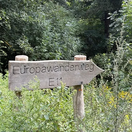 Remise An Der Rennbahn - Umzaeuntes Anwesen Mit Parkplaetzen, Amzonprime, Netflix, Wii, Ps2 Casa de Férias *