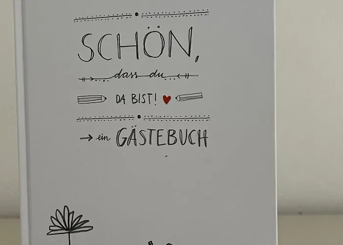 Remise An Der Rennbahn - 30 Minuten Zum Alexanderplatz Und Doch Im Gruenen Semesterbostad Hoppegarten