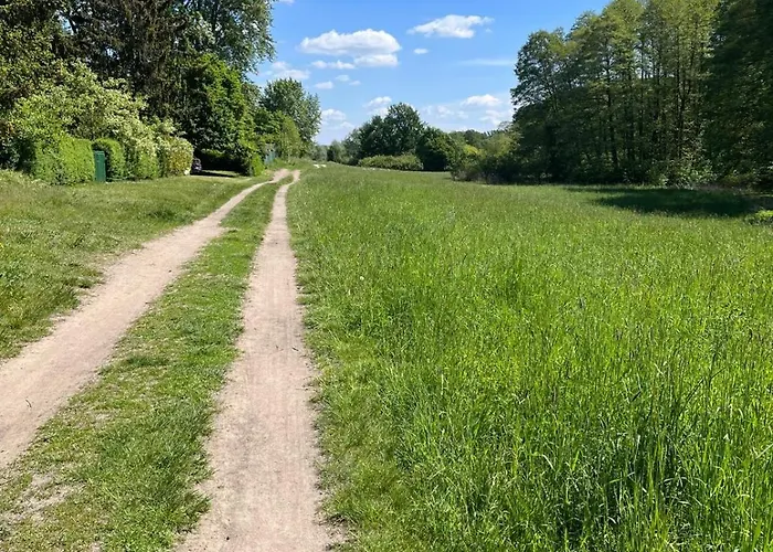 Remise An Der Rennbahn - 30 Minuten Zum Alexanderplatz Und Doch Im Gruenen * Hoppegarten