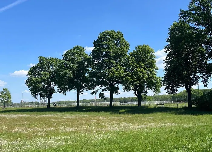Remise An Der Rennbahn - 30 Minuten Zum Alexanderplatz Und Doch Im Gruenen Feriehus