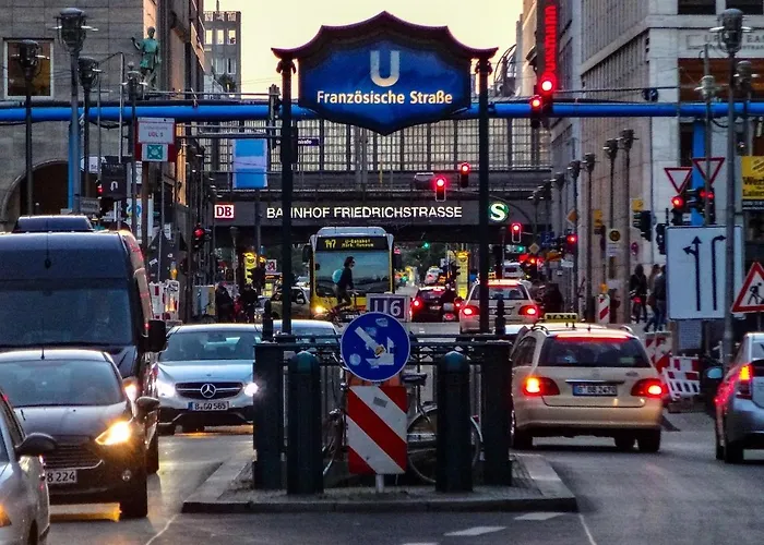 Remise An Der Rennbahn - 30 Minuten Zum Alexanderplatz Und Doch Im Gruenen * Hoppegarten