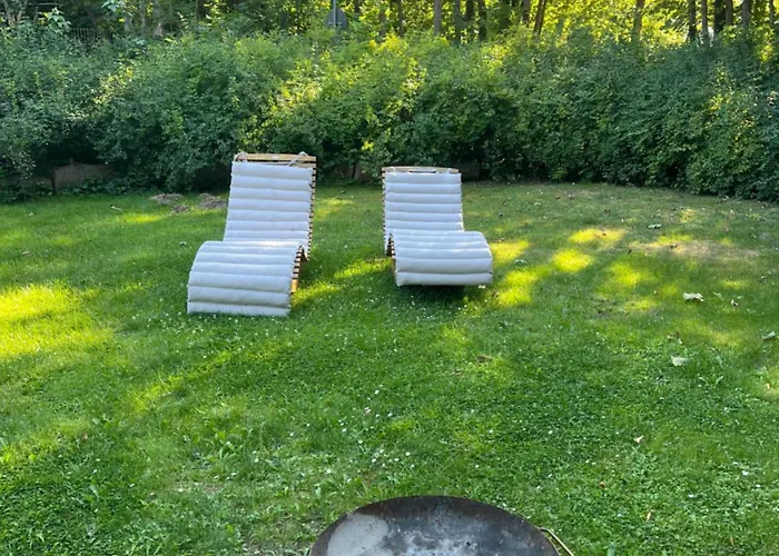 Remise An Der Rennbahn - 30 Minuten Zum Alexanderplatz Und Doch Im Gruenen Hoppegarten