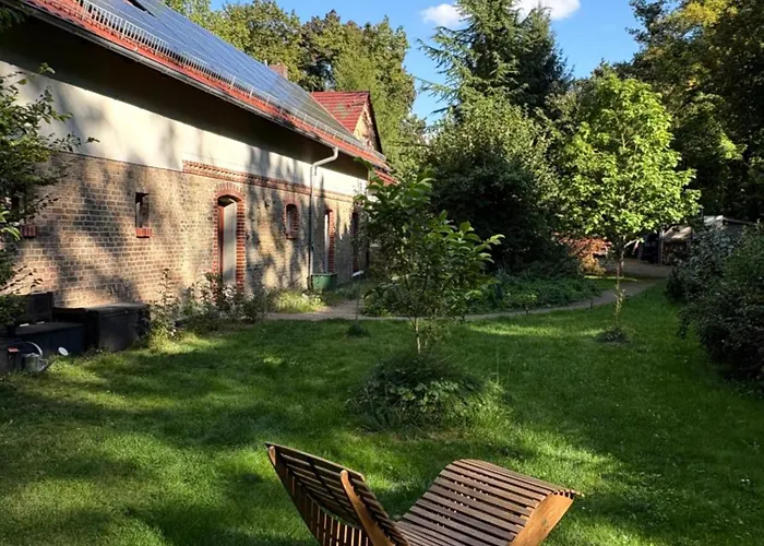 Remise An Der Rennbahn - 30 Minuten Zum Alexanderplatz Und Doch Im Gruenen Hoppegarten